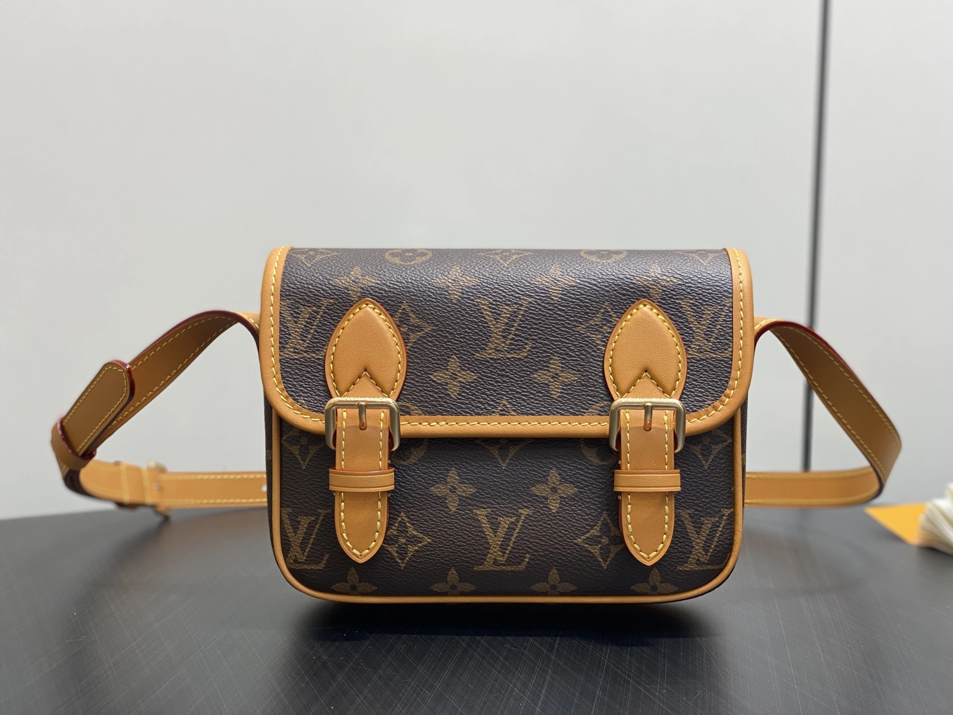 MOMO-- 8V M26805 high quality version Satchel Monogram Archive item:E-B000J1841