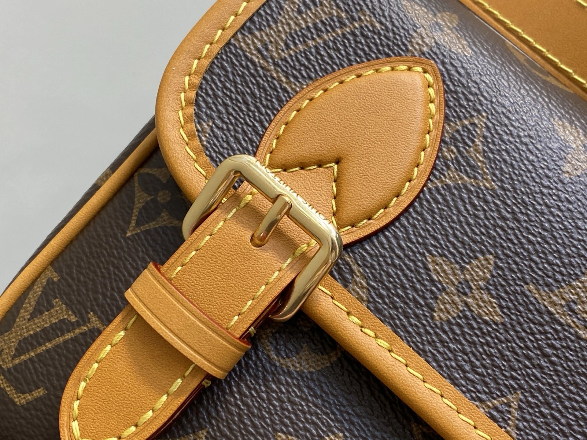 MOMO-- 8V M26805 high quality version Satchel Monogram Archive item:E-B000J1841