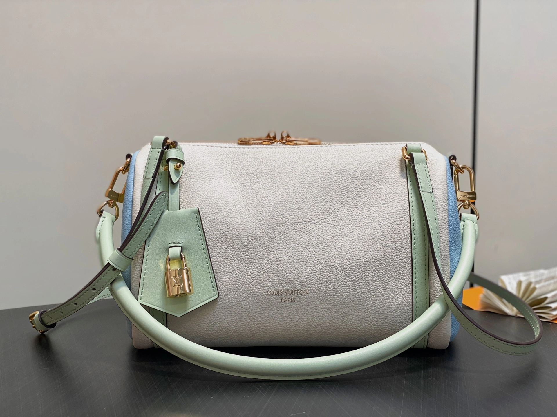 MOMO-- 8V M26905 high quality version Express cowhide item:E-B177I0713