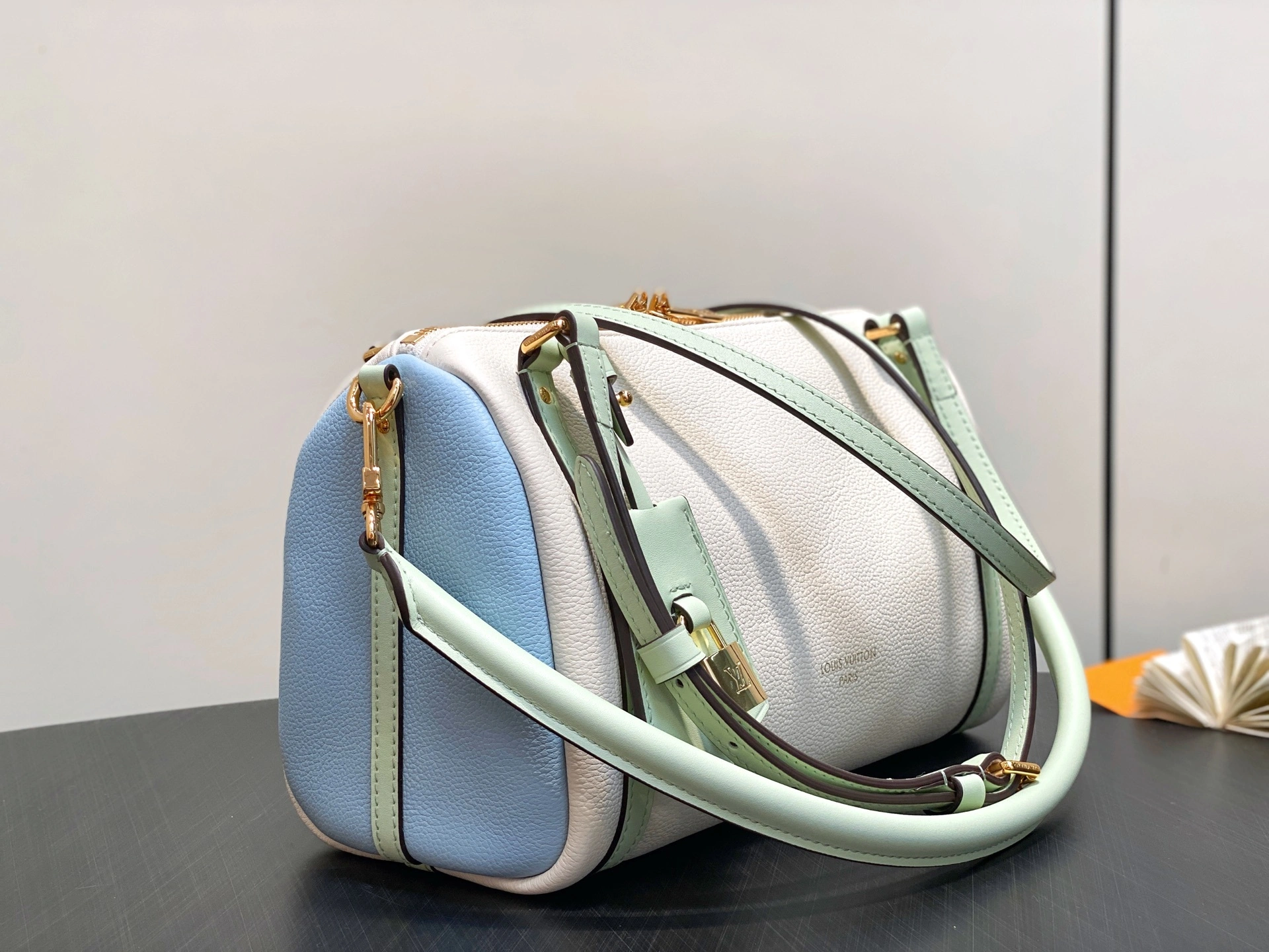 MOMO-- 8V M26905 high quality version Express cowhide item:E-B177I0713