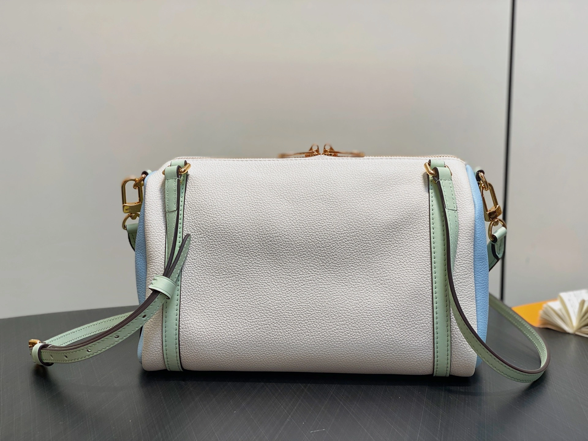 MOMO-- 8V M26905 high quality version Express cowhide item:E-B177I0713