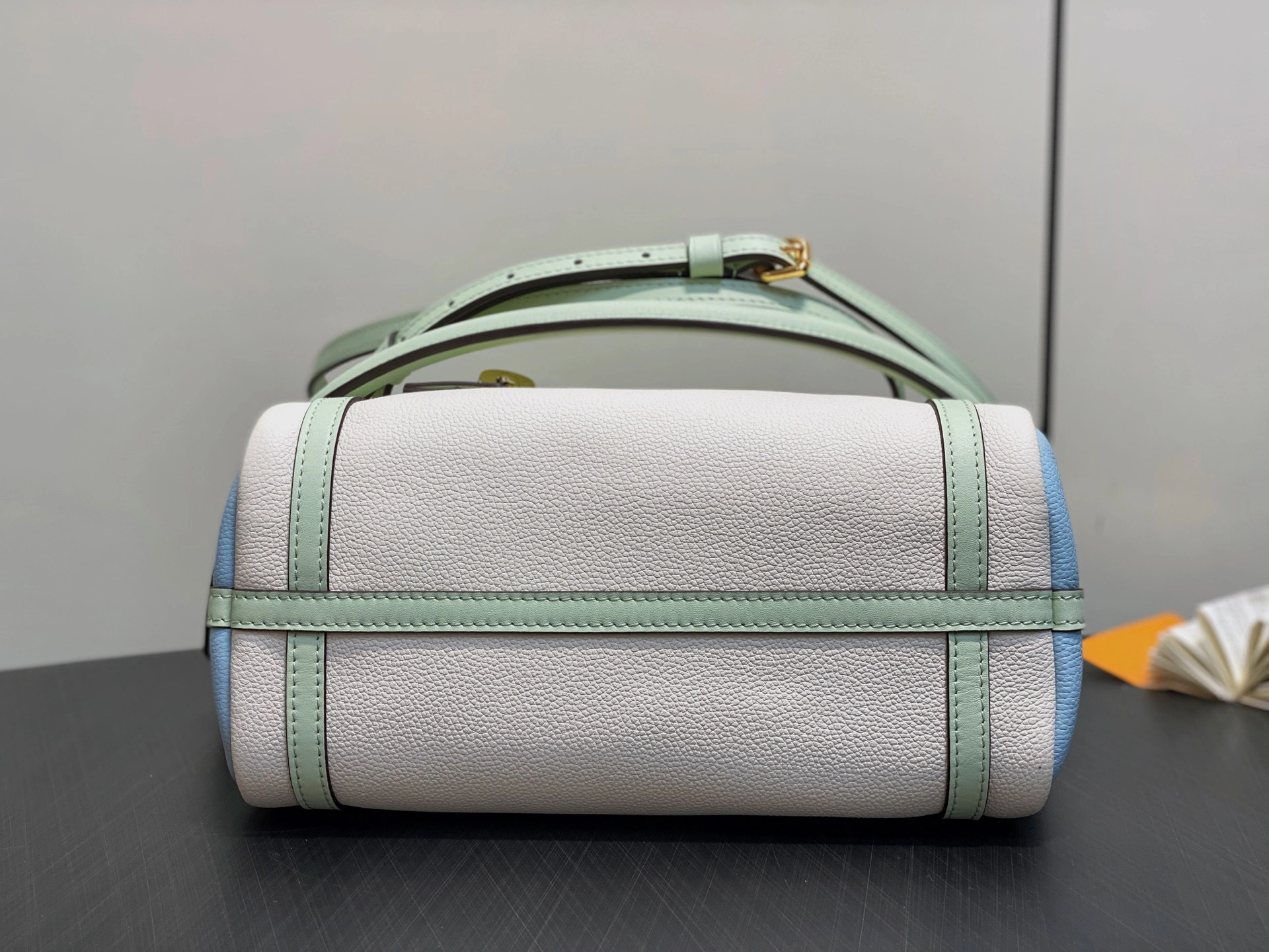 MOMO-- 8V M26905 high quality version Express cowhide item:E-B177I0713