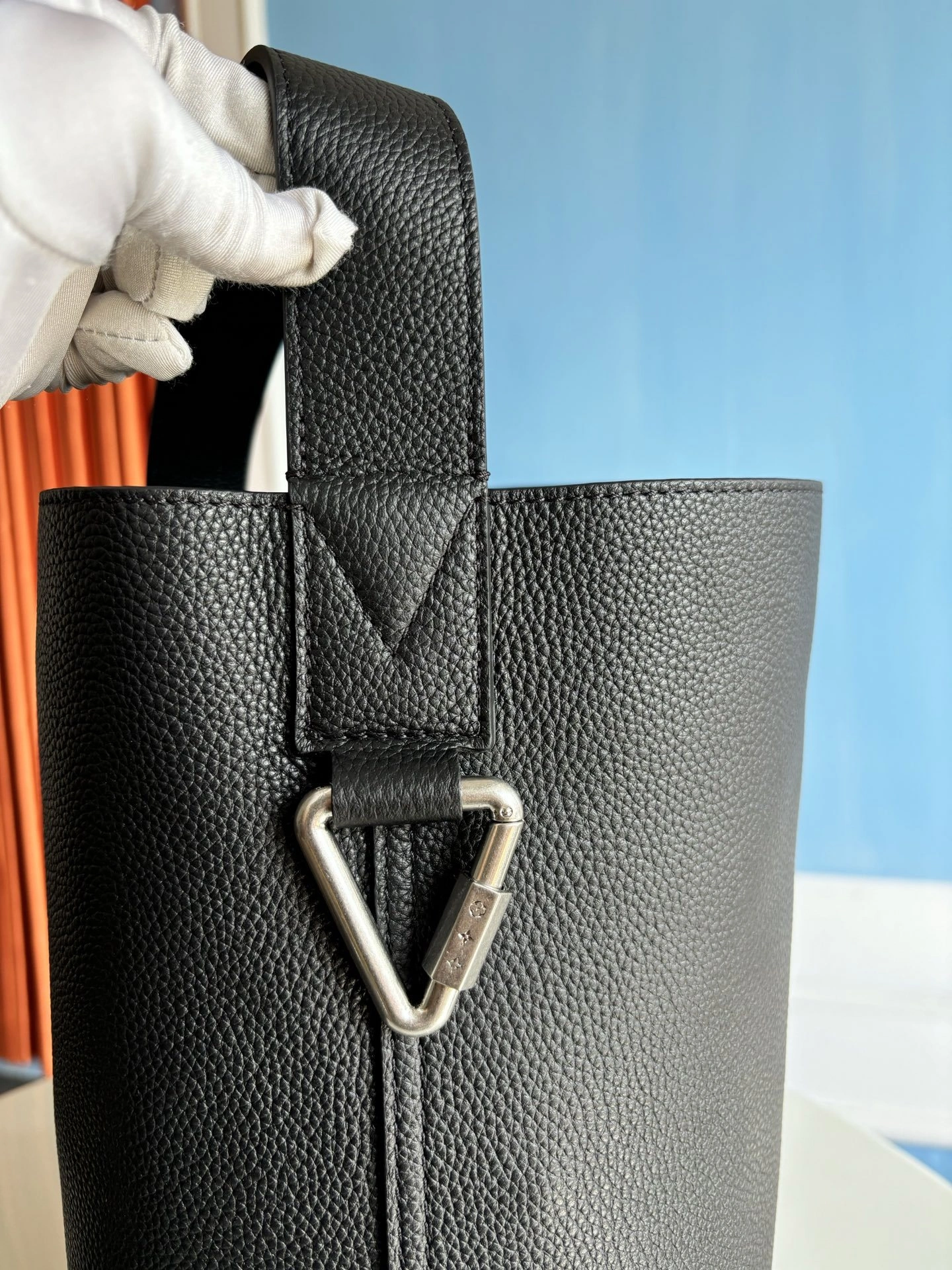 MOMO-- 8V M27022 high quality version Verso Hobo cowhide item:E-B808L1721T