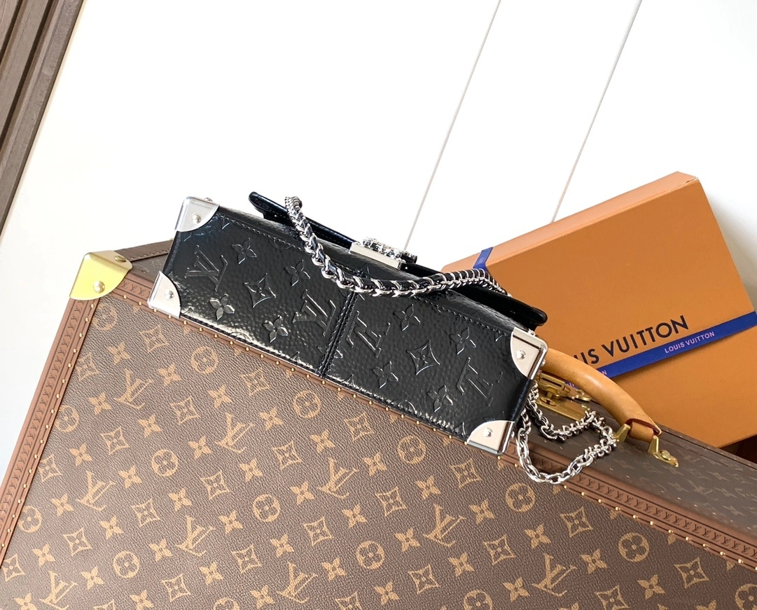 MOMO-- 8V M28137 high quality version Trunkie cowhide item:F-B118A0927