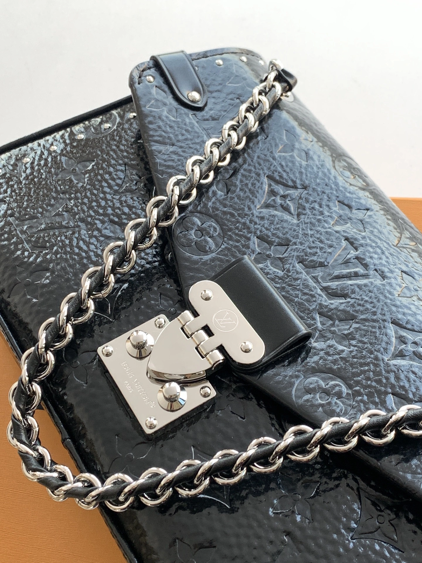 MOMO-- 8V M28137 high quality version Trunkie cowhide item:F-B118A0927