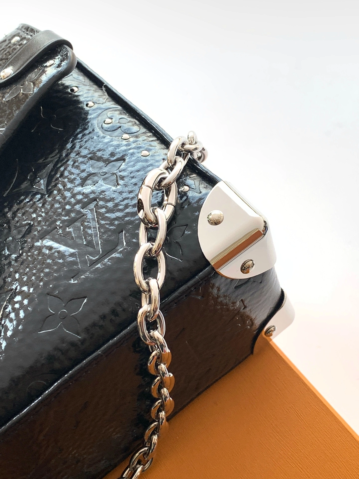 MOMO-- 8V M28137 high quality version Trunkie cowhide item:F-B118A0927