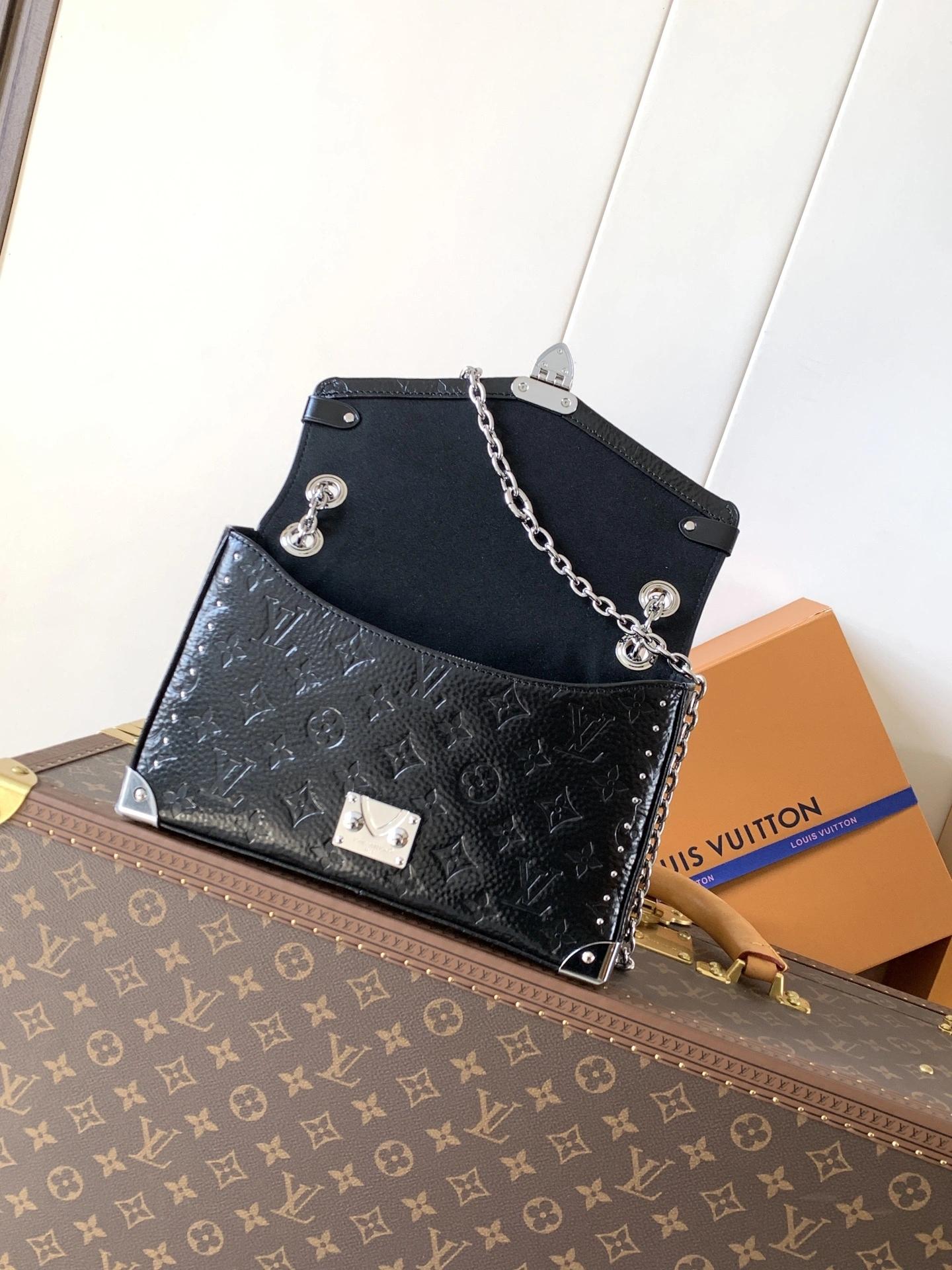 MOMO-- 8V M28137 high quality version Trunkie cowhide item:F-B118A0927