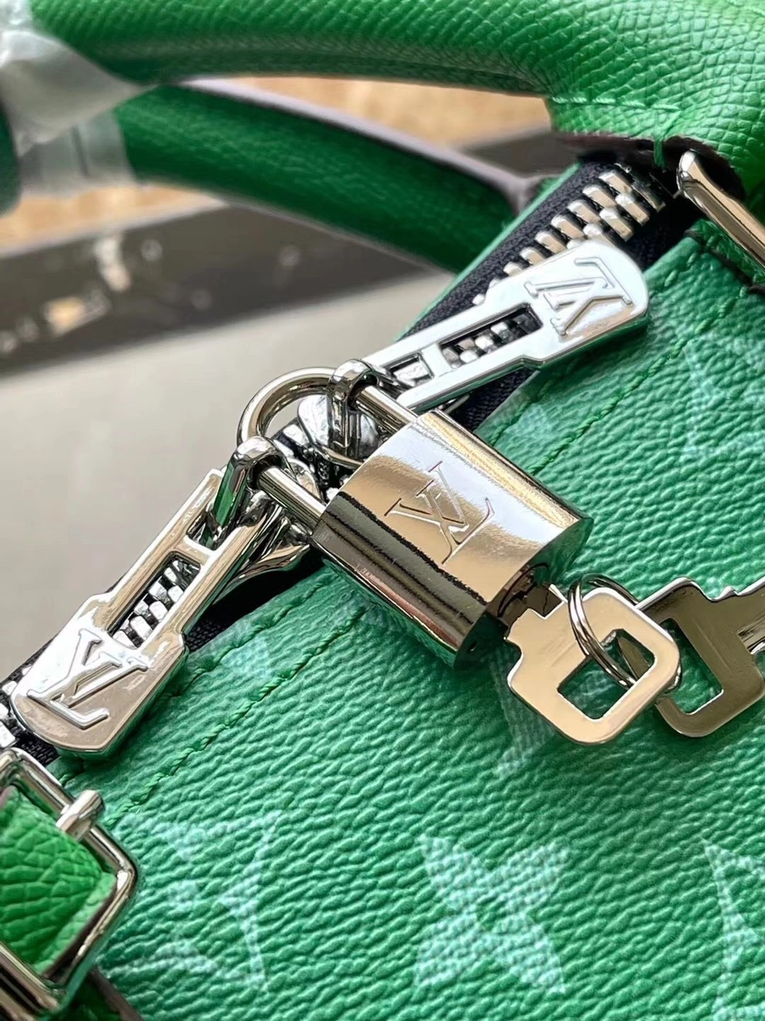 MOMO-- 8V M31046 high quality version Keepall Bandouliere item:E-B574A1774
