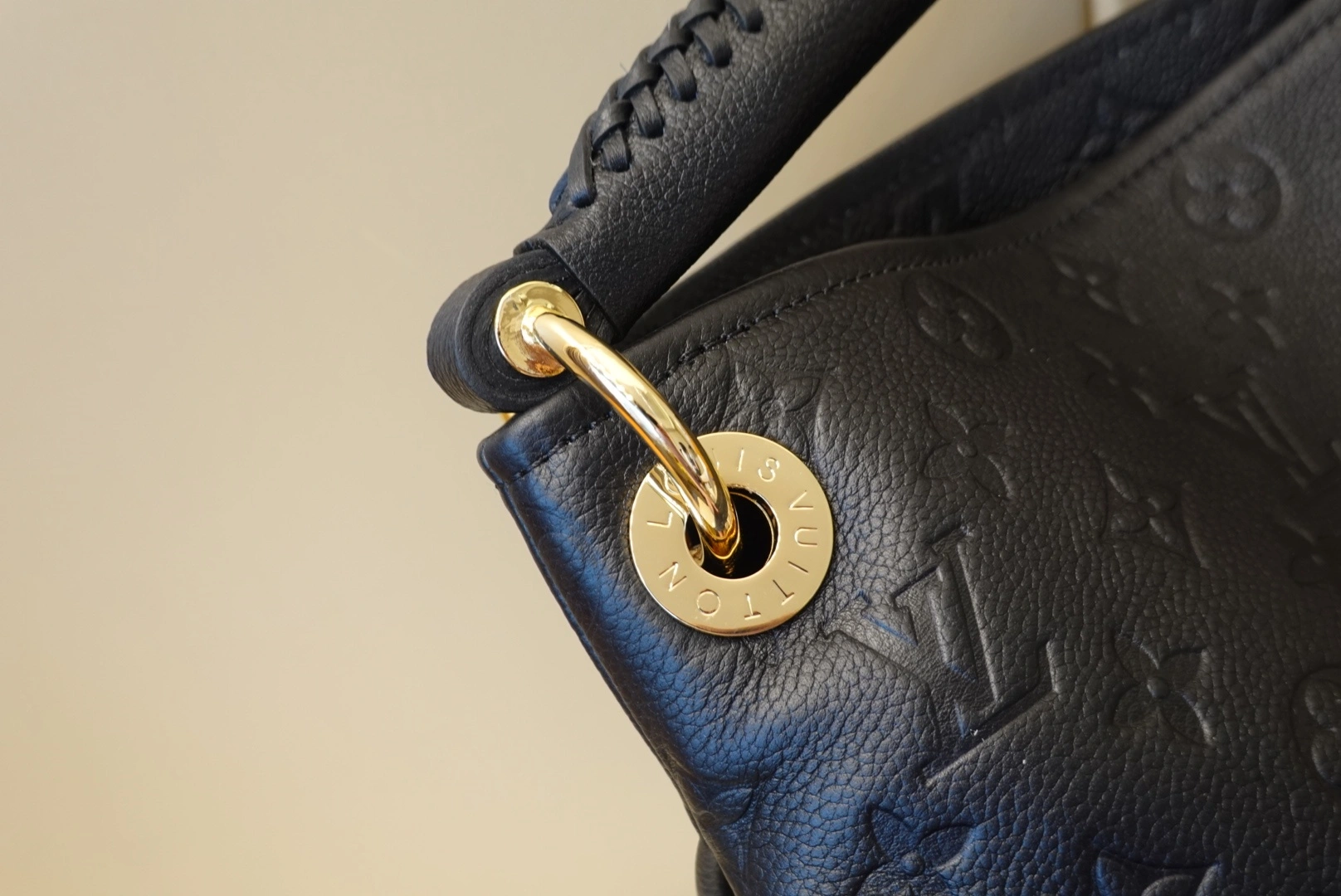 MOMO-- 8V M41066 high quality version ARTSY item:E-B000C0588