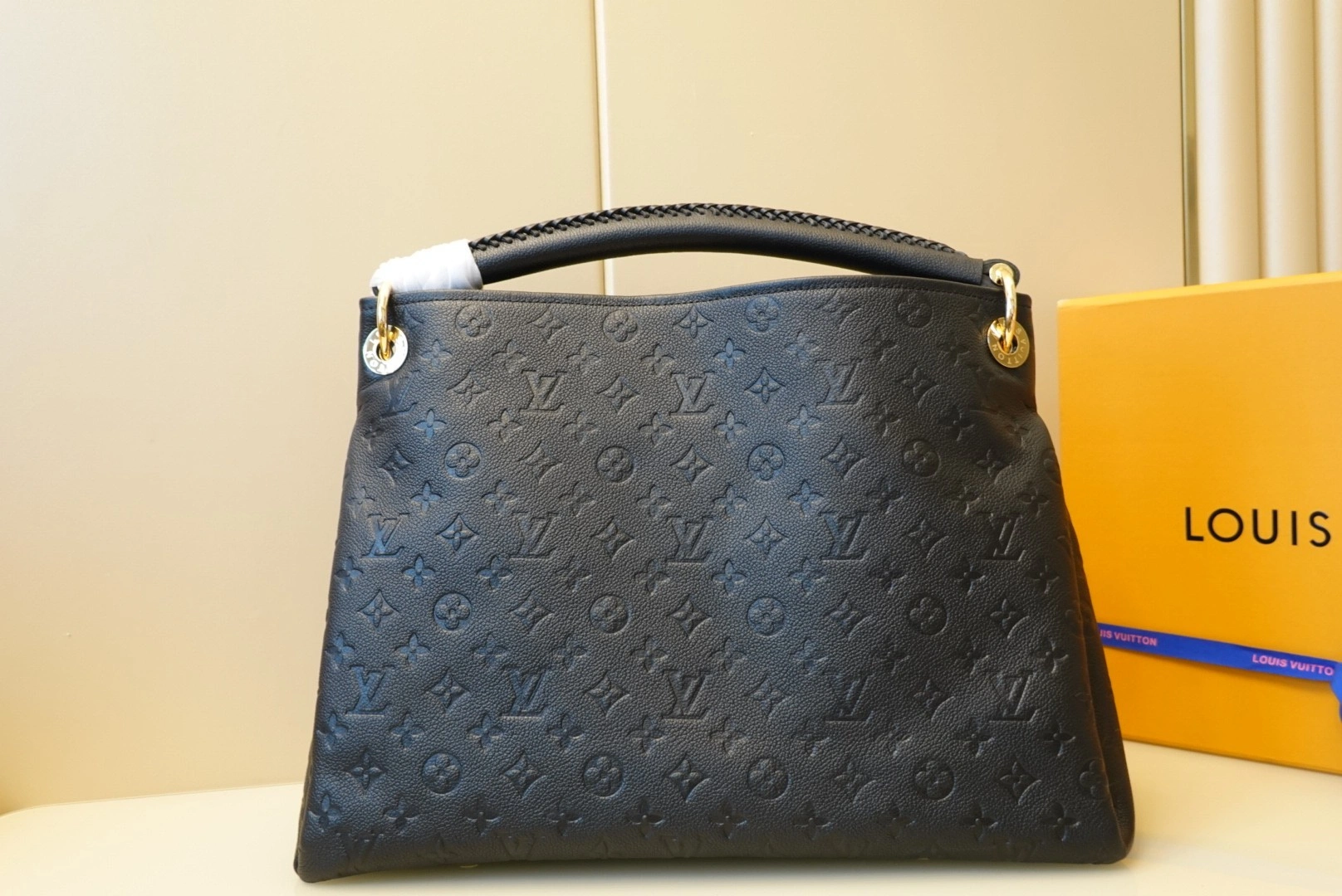 MOMO-- 8V M41066 high quality version ARTSY item:E-B000C0588