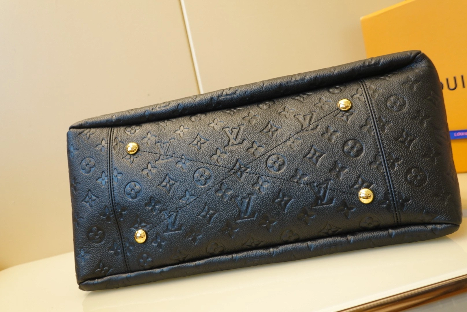 MOMO-- 8V M41066 high quality version ARTSY item:E-B000C0588