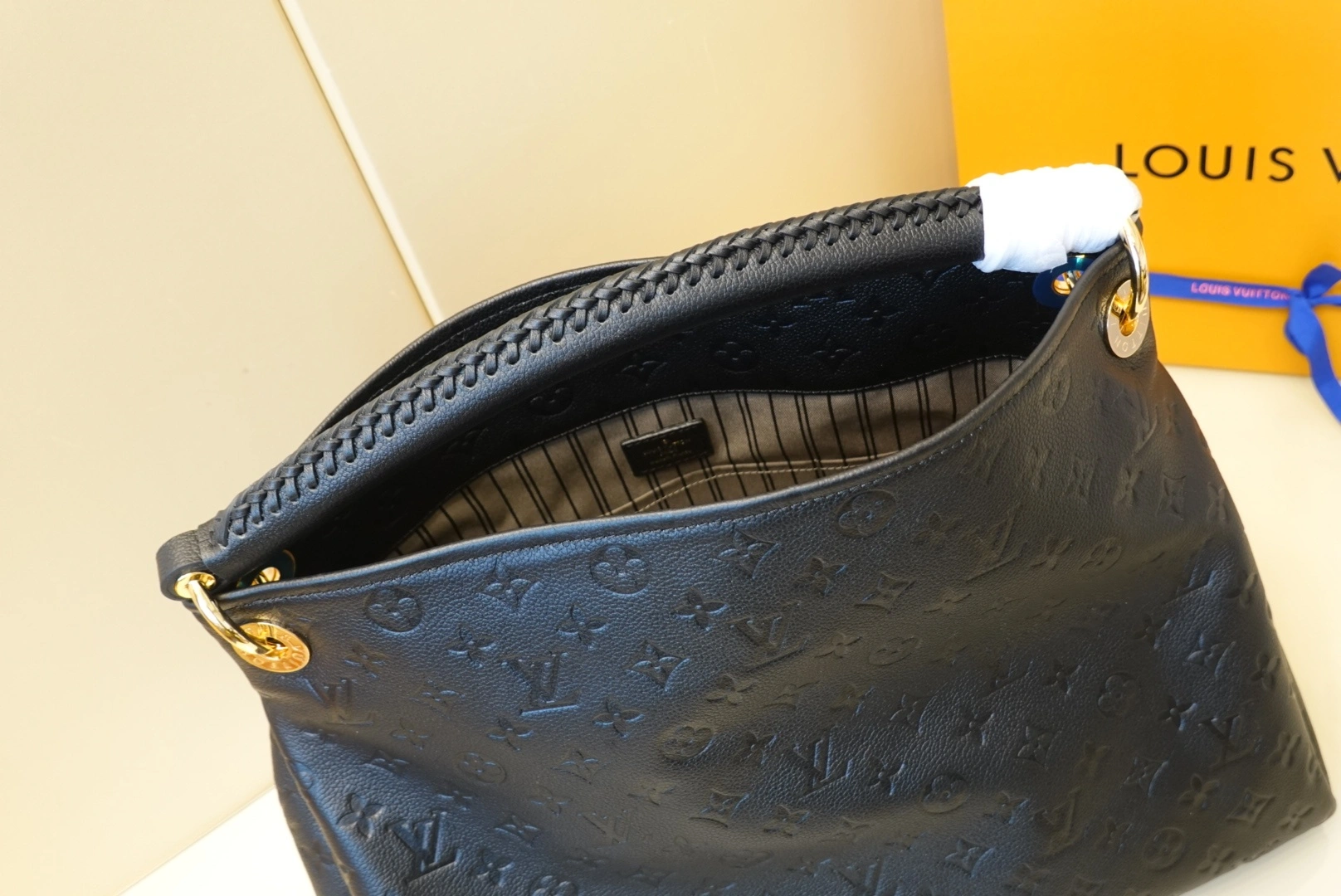 MOMO-- 8V M41066 high quality version ARTSY item:E-B000C0588