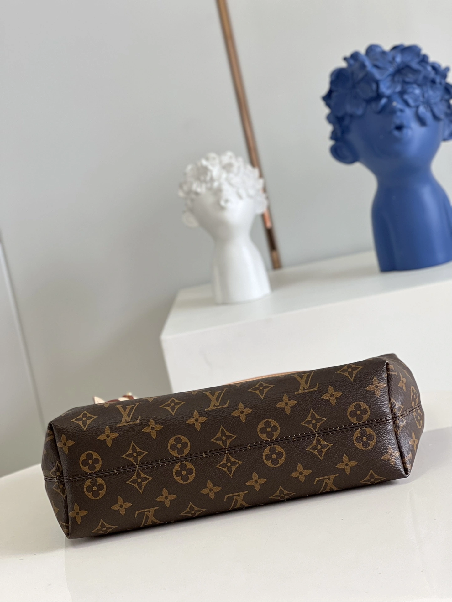 MOMO-- 8V M43700 high quality version Delightful cowhide item:E-B000C0601
