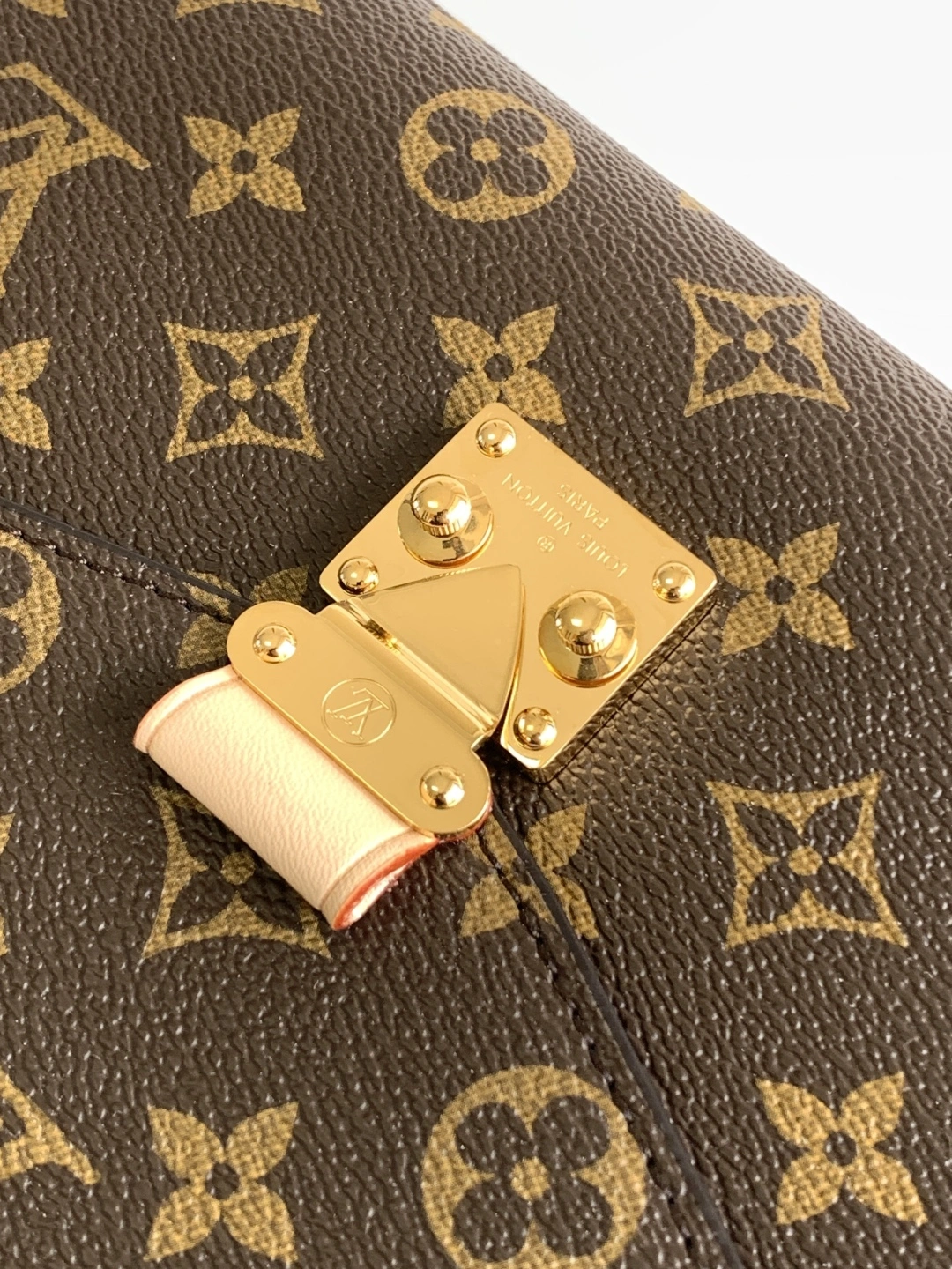 MOMO-- 8V M44875 high quality version 𝐏𝐨𝐜𝐡𝐞𝐭𝐭𝐞 𝐌é𝐭𝐢𝐬 item:E-B177I2035