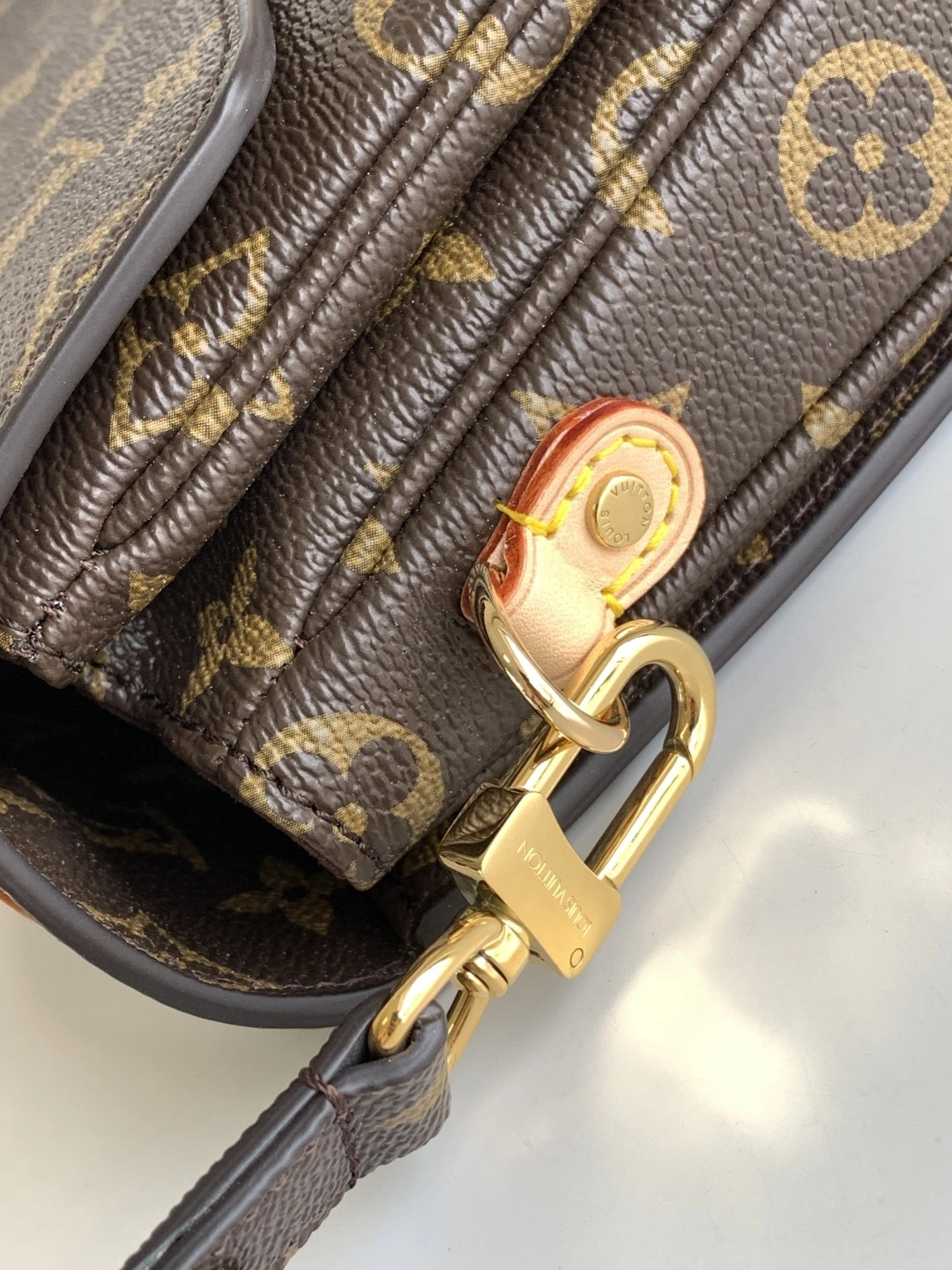 MOMO-- 8V M44875 high quality version 𝐏𝐨𝐜𝐡𝐞𝐭𝐭𝐞 𝐌é𝐭𝐢𝐬 item:E-B177I2035
