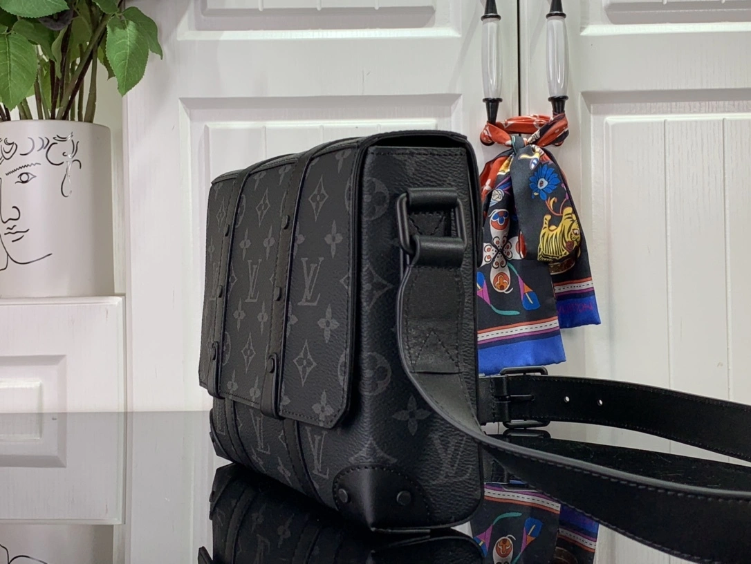 &MOMO-- 8V M45727 Trunk item:D-B174E2704