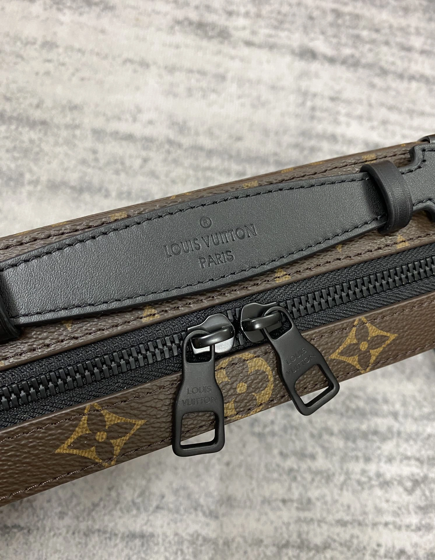 MOMO-- 8V M45935 high quality version Handle Soft Trunk item:E-B808A1234
