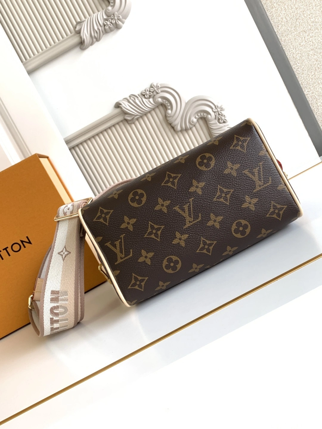 MOMO-- 8V M46222 high quality version cowhide 𝐒𝐩𝐞𝐞𝐝𝐲 𝐁𝐚𝐧𝐝𝐨𝐮𝐥𝐢è𝐫𝐞 𝟐𝟎 item:E-B177I2032