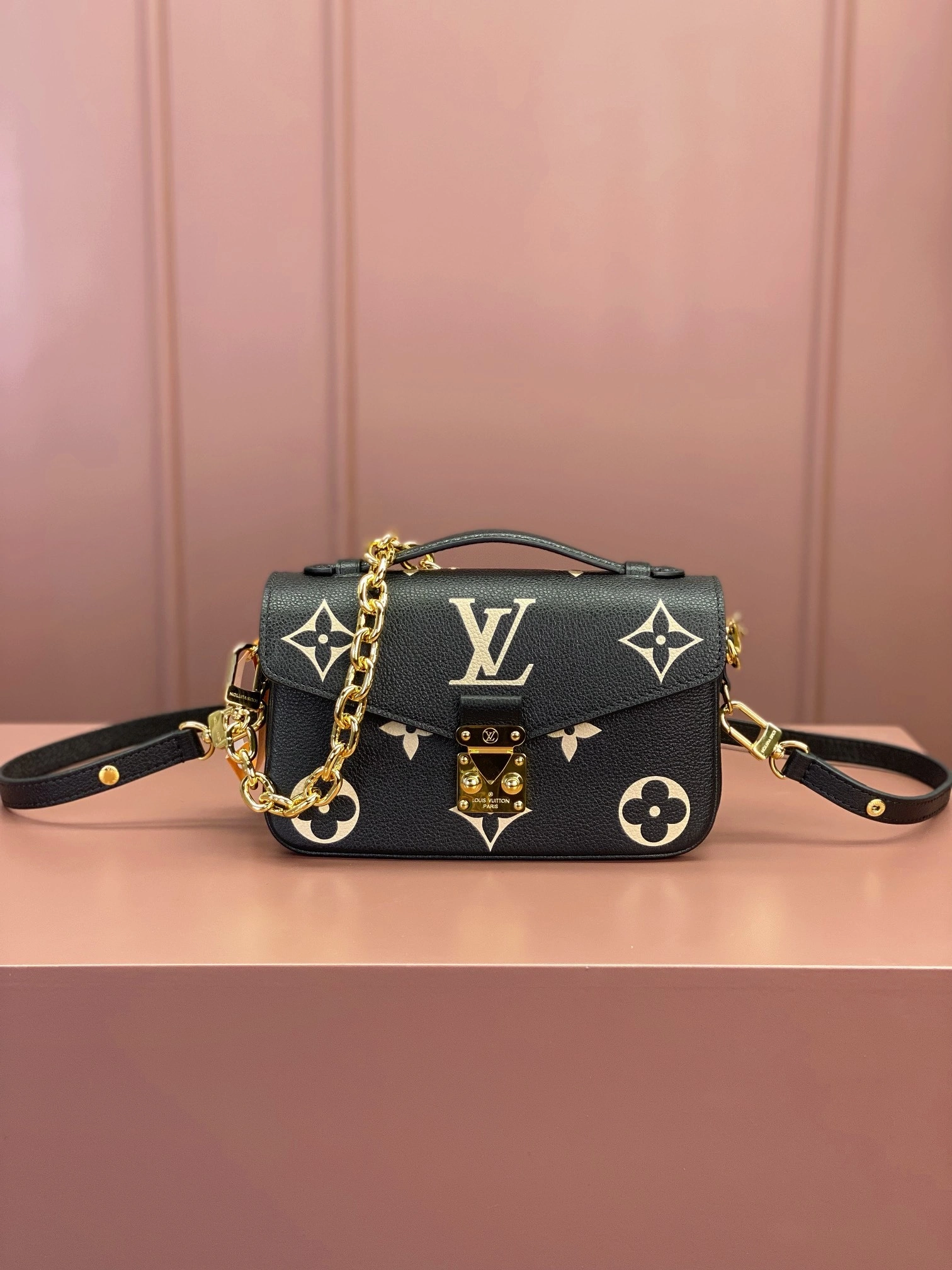 MOMO-- 8V M46596 high quality version POCHETTE MÉTIS EAST WEST item:E-B000C0220