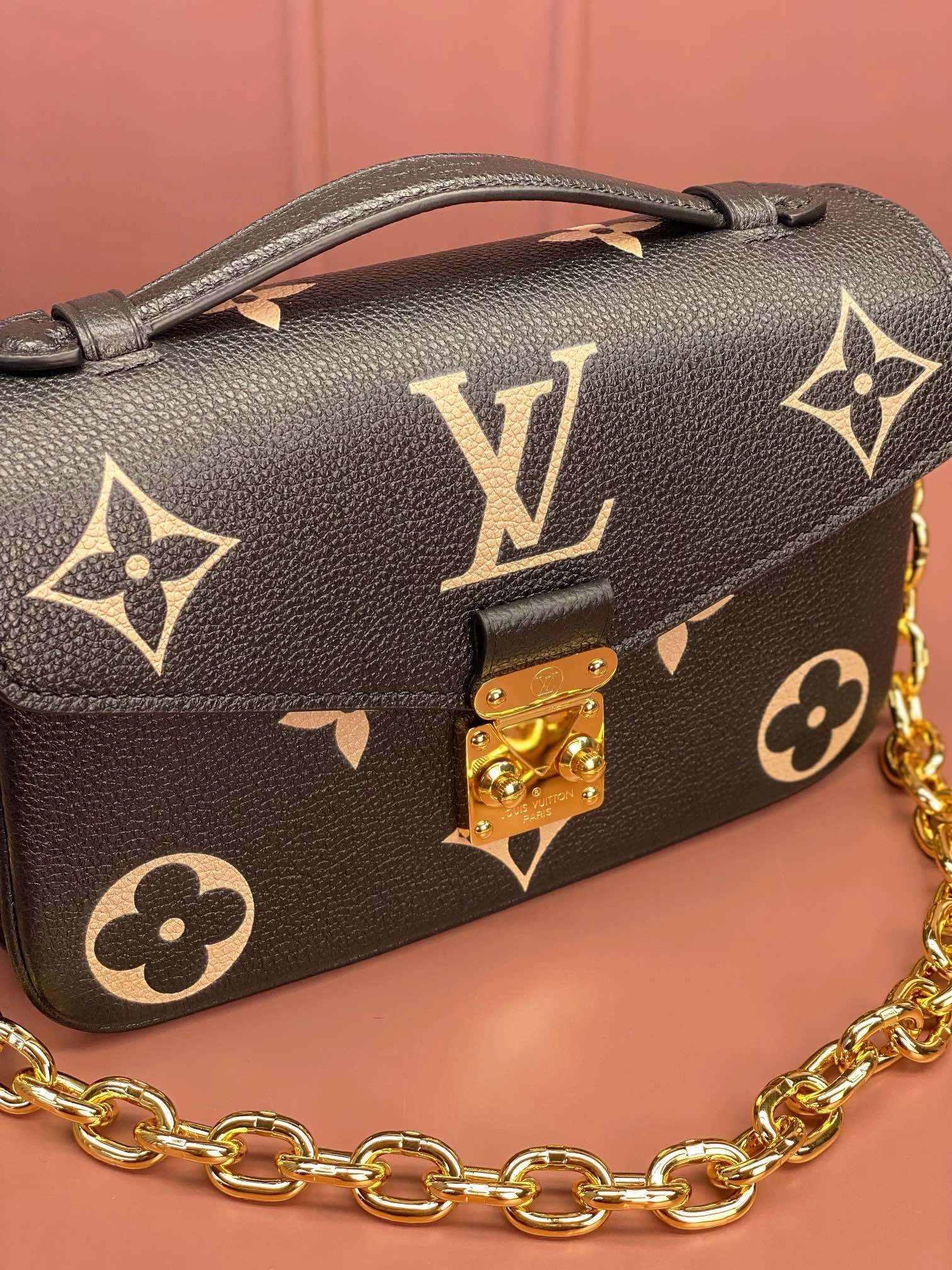 MOMO-- 8V M46596 high quality version POCHETTE MÉTIS EAST WEST item:E-B000C0220