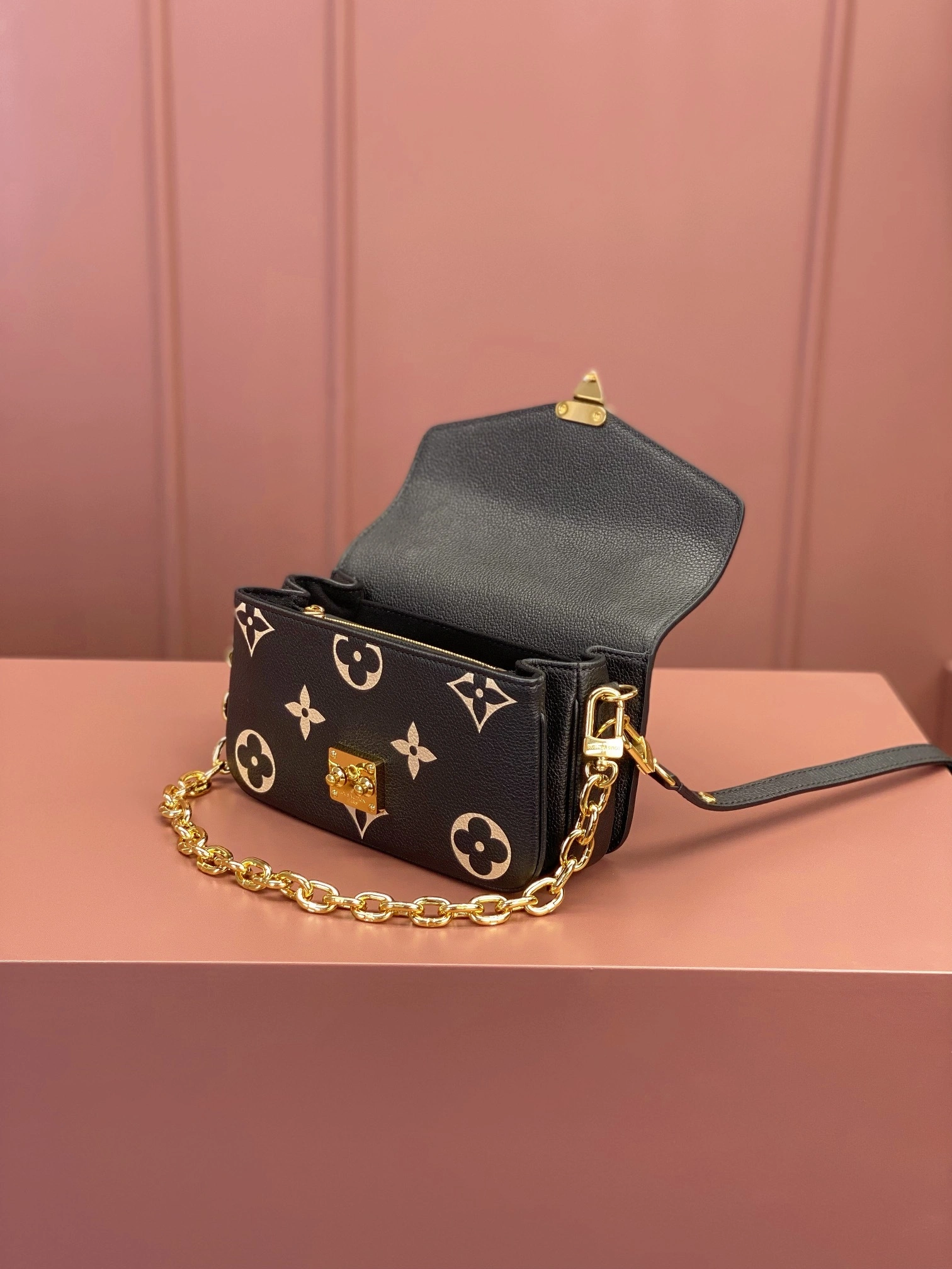 MOMO-- 8V M46596 high quality version POCHETTE MÉTIS EAST WEST item:E-B000C0220