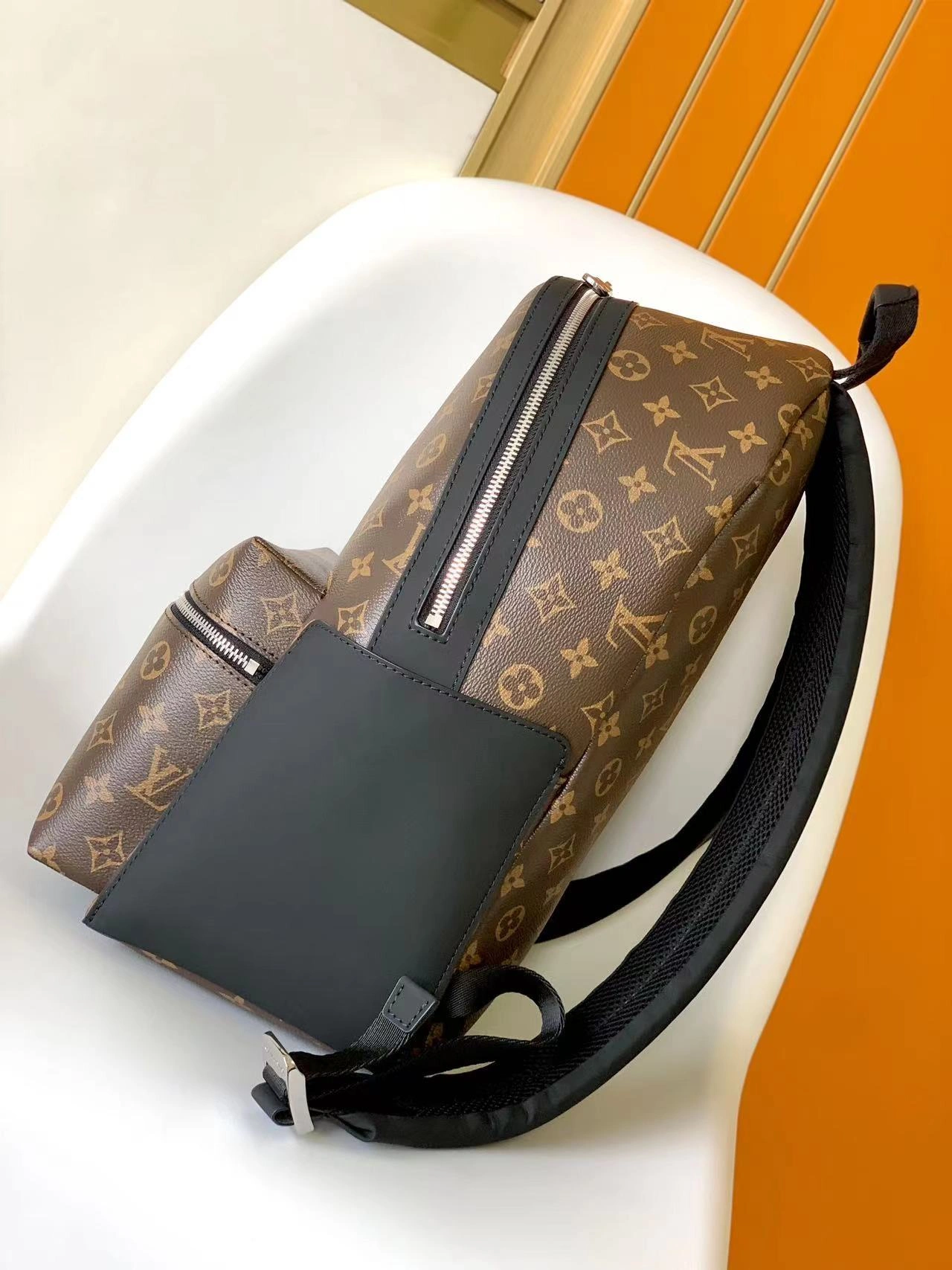 MOMO-- 8V M46684 high quality version Discovery cowhide item:F-B000A1406