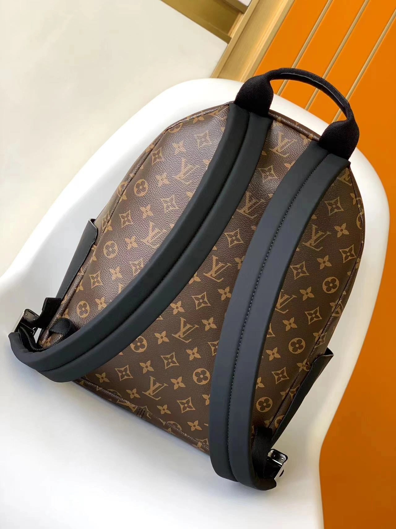 MOMO-- 8V M46684 high quality version Discovery cowhide item:F-B000A1406