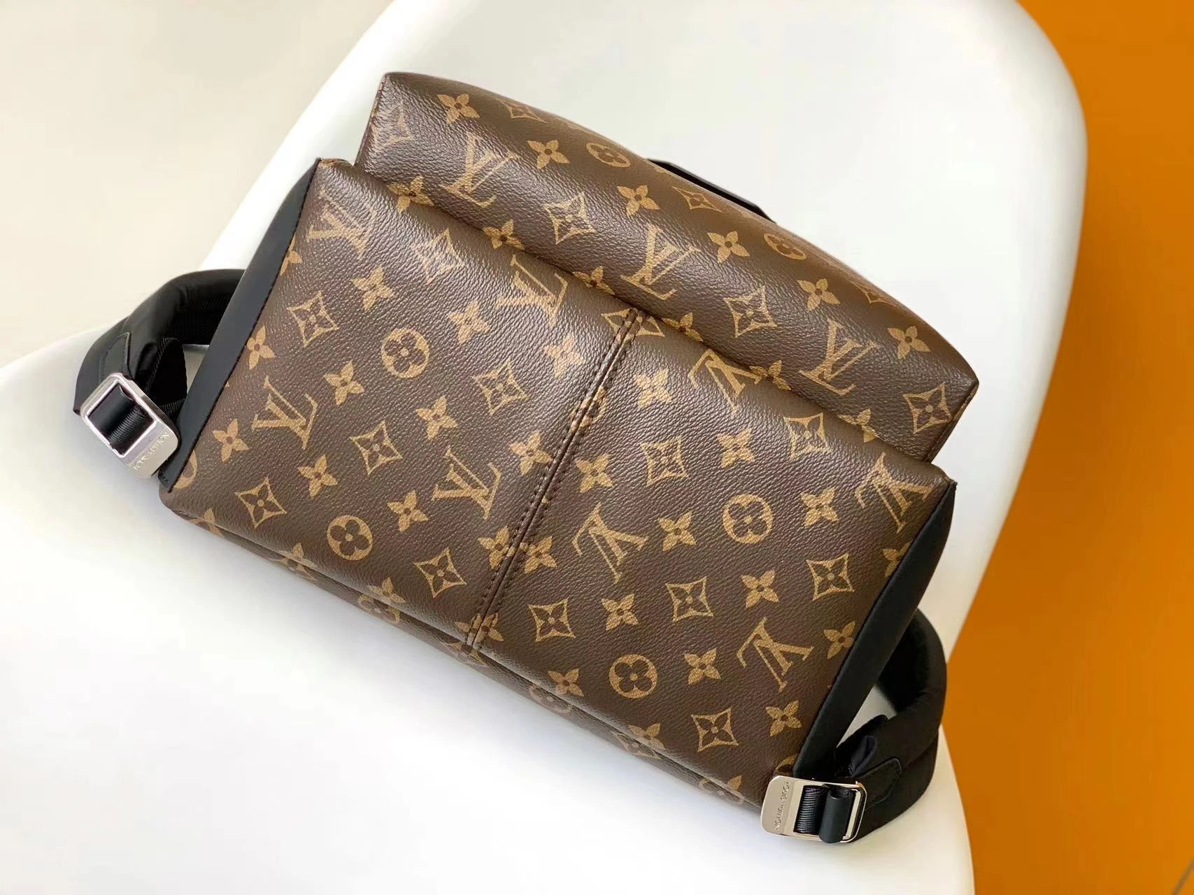 MOMO-- 8V M46684 high quality version Discovery cowhide item:F-B000A1406