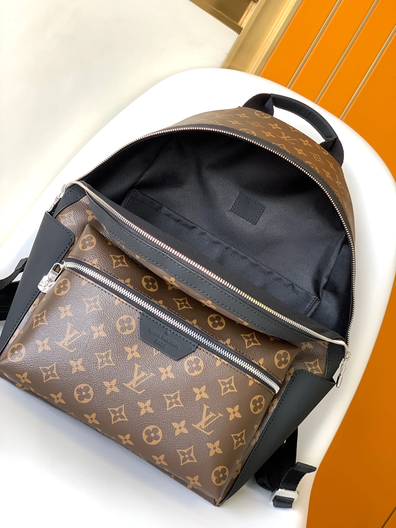 MOMO-- 8V M46684 high quality version Discovery cowhide item:F-B000A1406