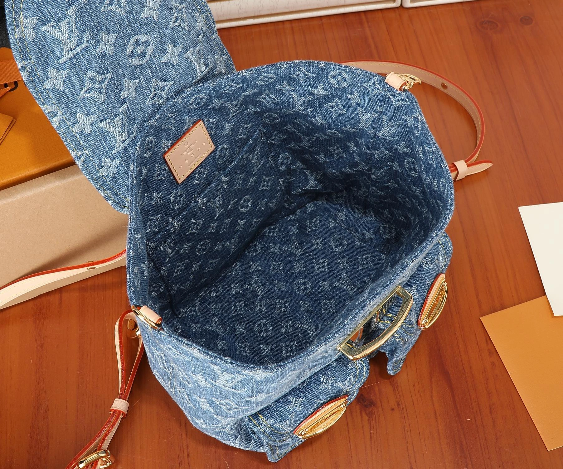 MOMO-- 8V M46836 high quality version Venice cowhide item:E-B000I0510