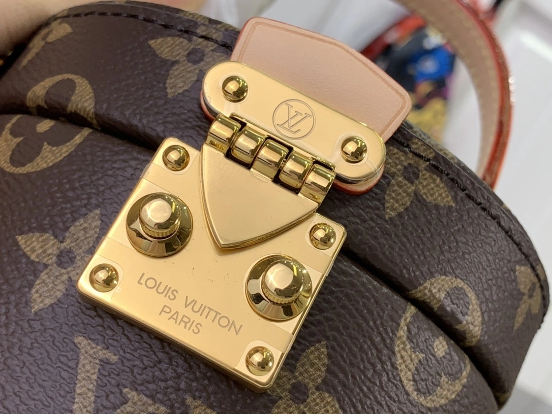 MOMO-- 8V M46933 Scott item:D-B174G2122