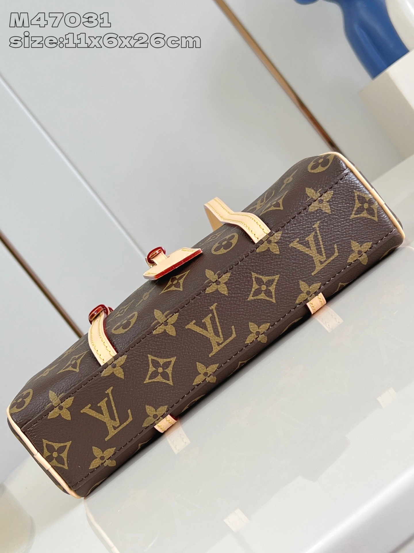 MOMO-- 8V M47031 high quality version Cité item:F-B000B0255