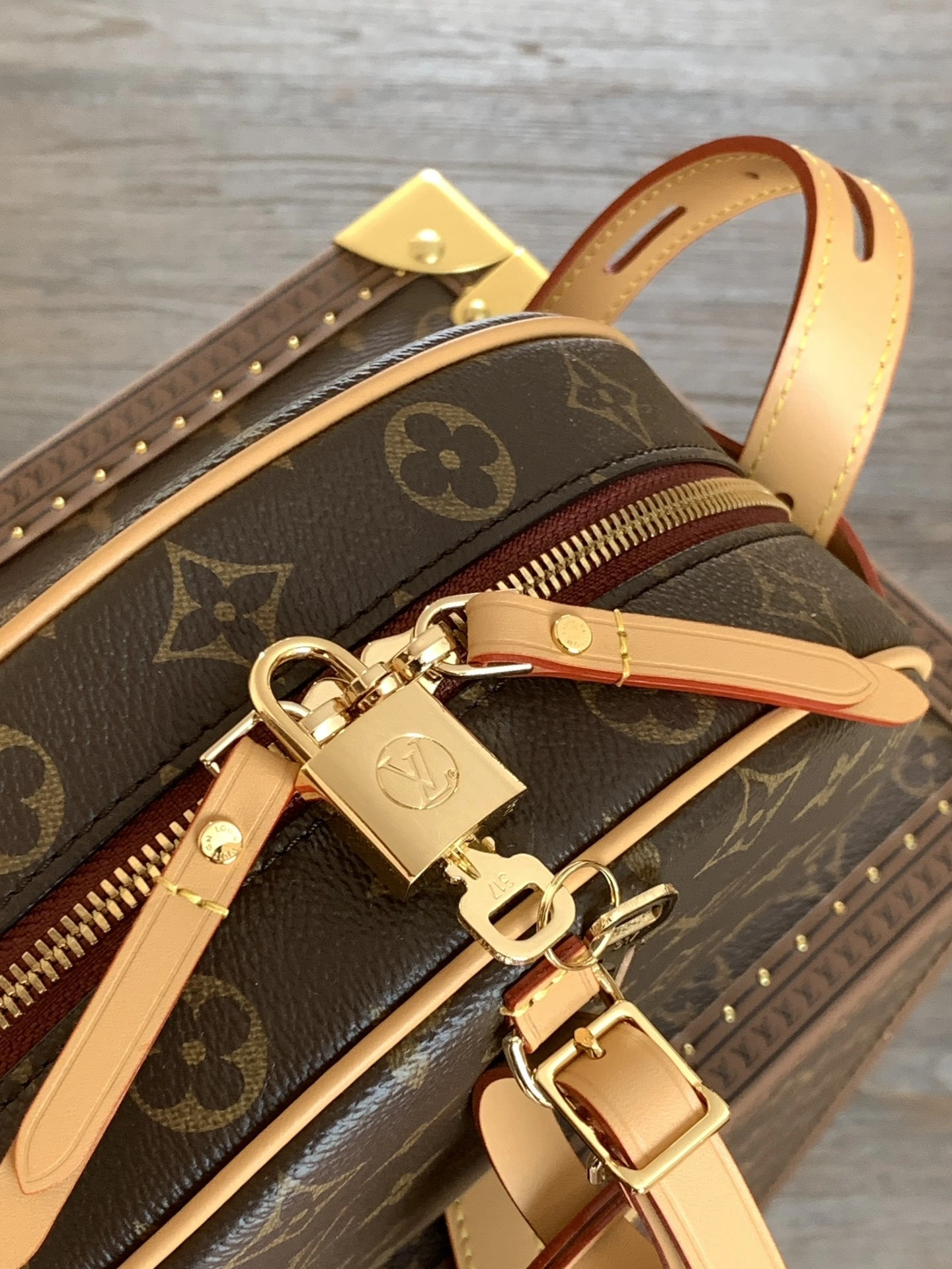 MOMO-- 8V M52294 high quality version item:F-B000A2131