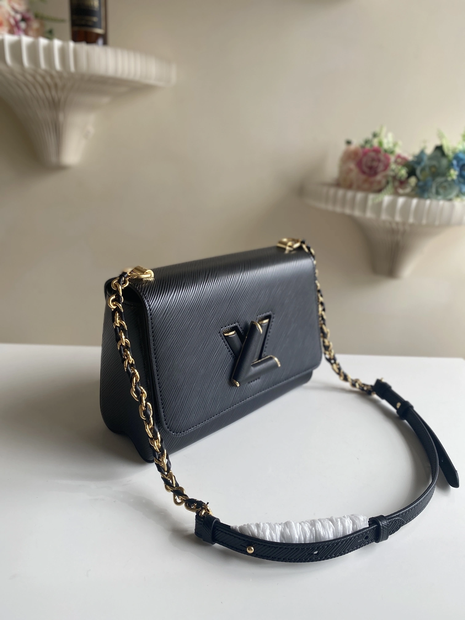 MOMO-- 8V M57517 high quality version Twist item:E-B000C0519