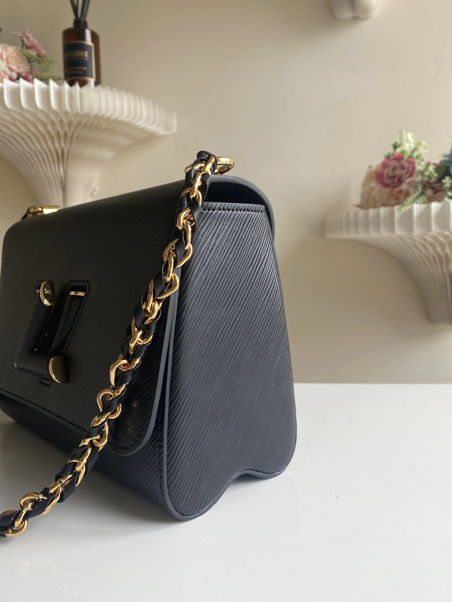 MOMO-- 8V M57517 high quality version Twist item:E-B000C0519