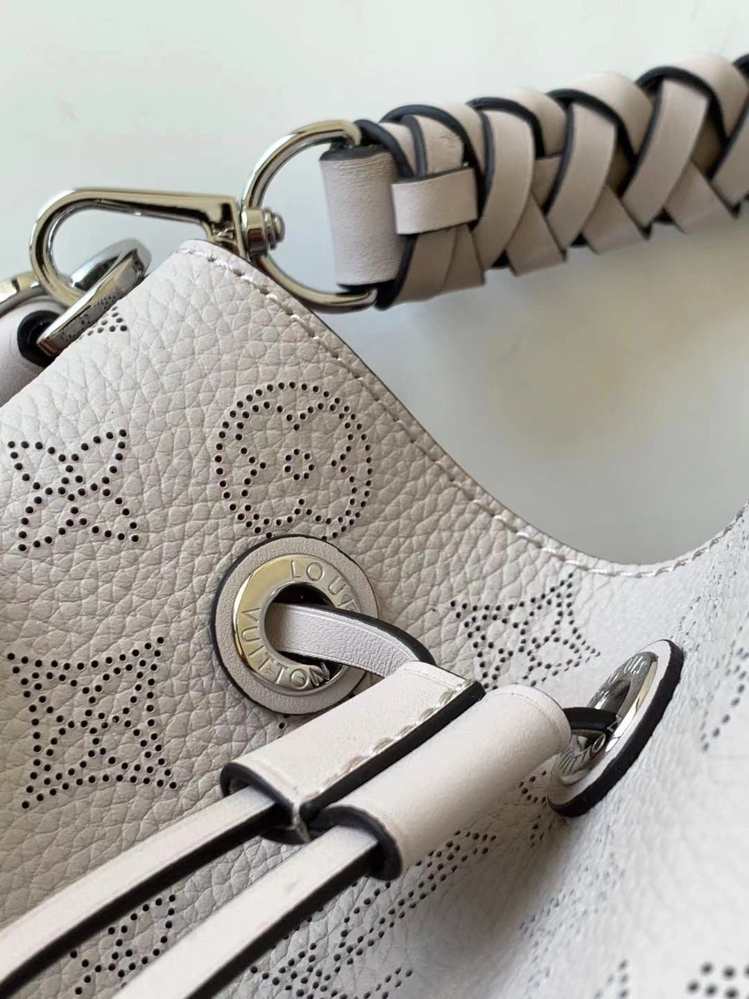 MOMO-- 8V M57526 high quality version Calfskin Muria item:E-B063C0531