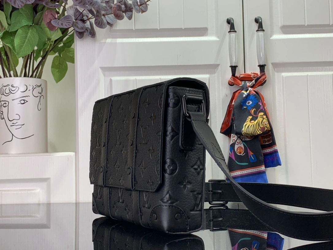 MOMO-- 8V M57726 Trunk item:D-B174E2703