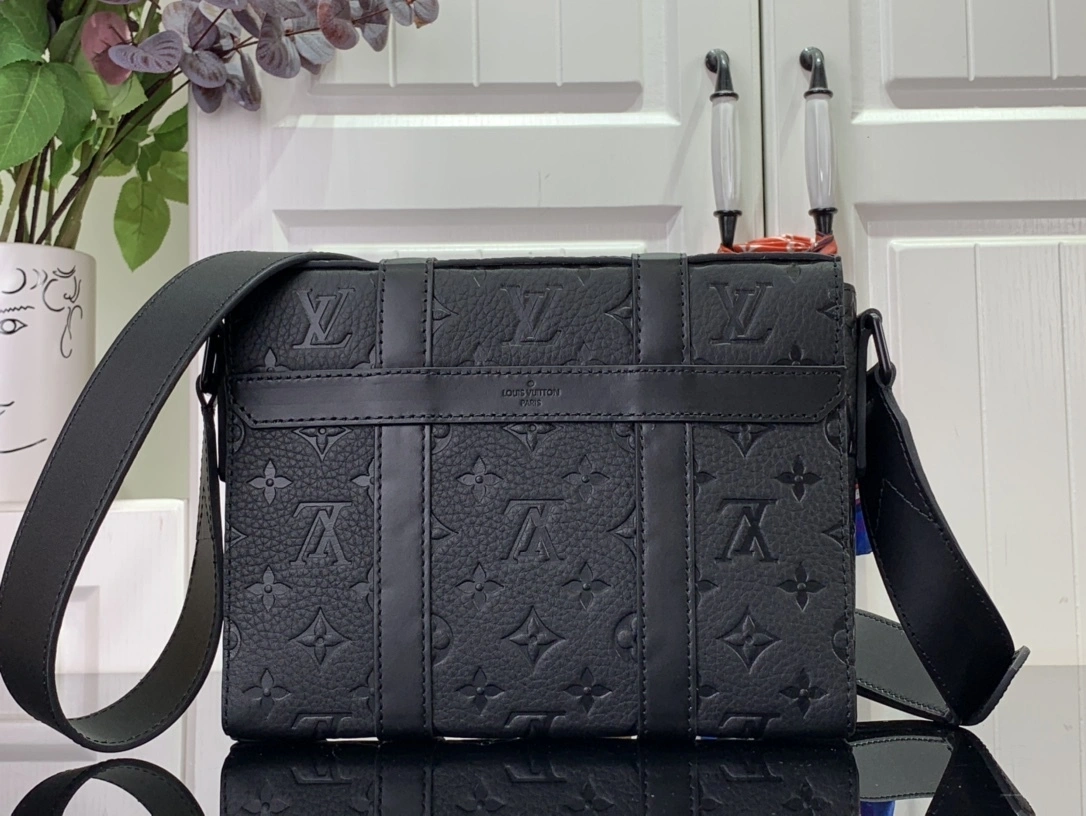 MOMO-- 8V M57726 Trunk item:D-B174E2703