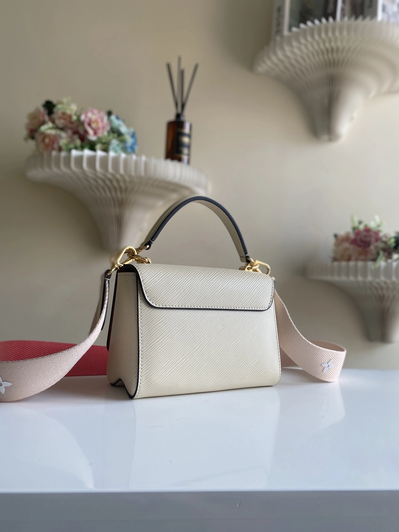MOMO-- 8V M59687 high quality version Twist item:E-B000C0507