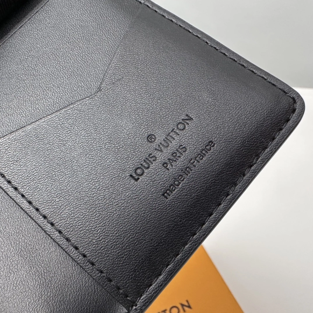 &MOMO-- 8V M62899 Calfskin item:D-B063G2202