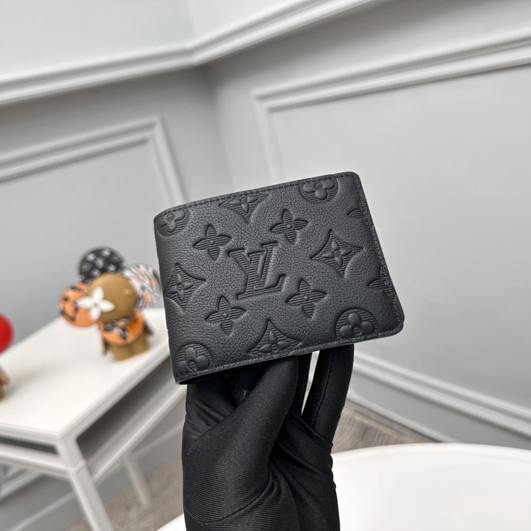 MOMO-- 8V M62901 Multiple Calfskin item:D-B063G2201