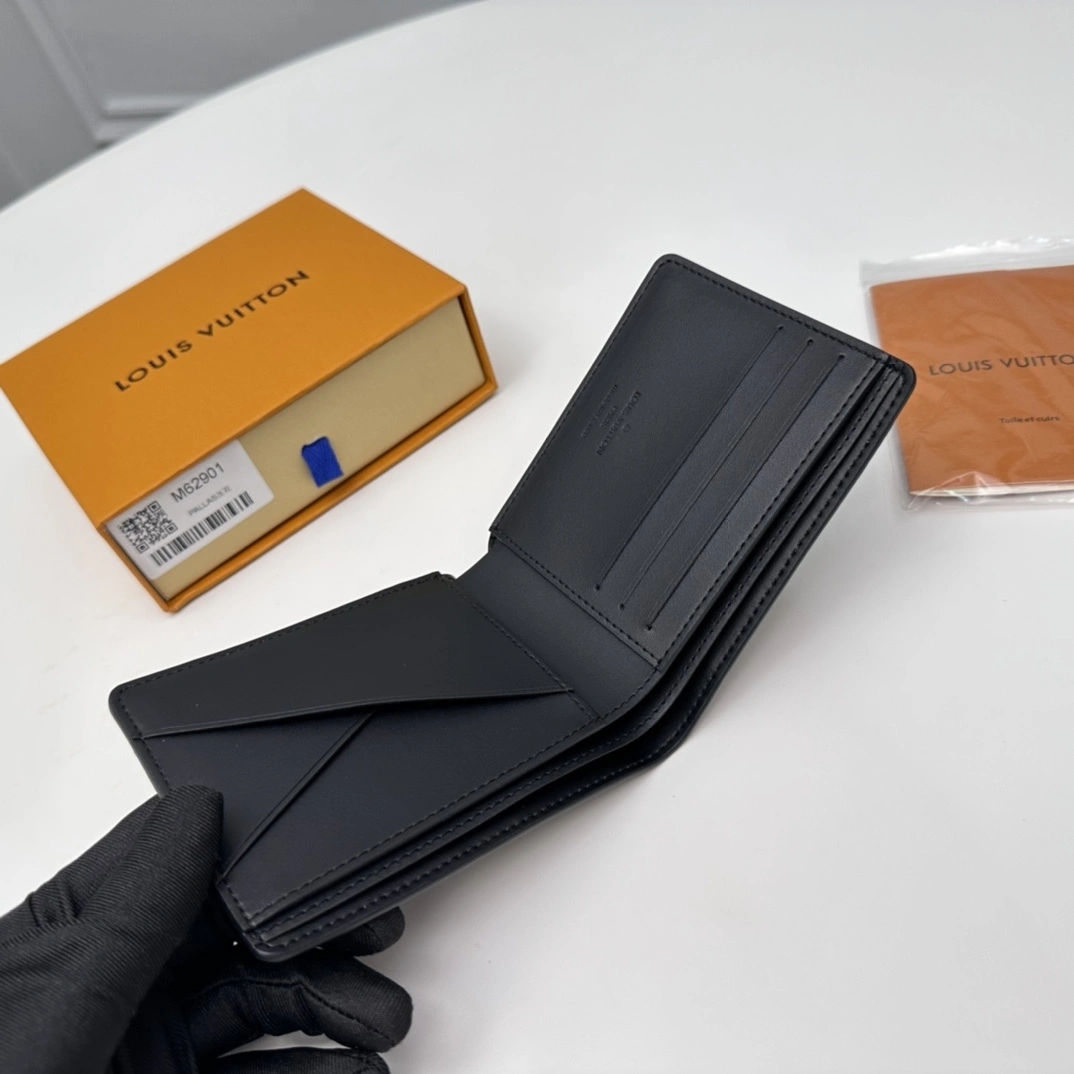 MOMO-- 8V M62901 Multiple Calfskin item:D-B063G2201