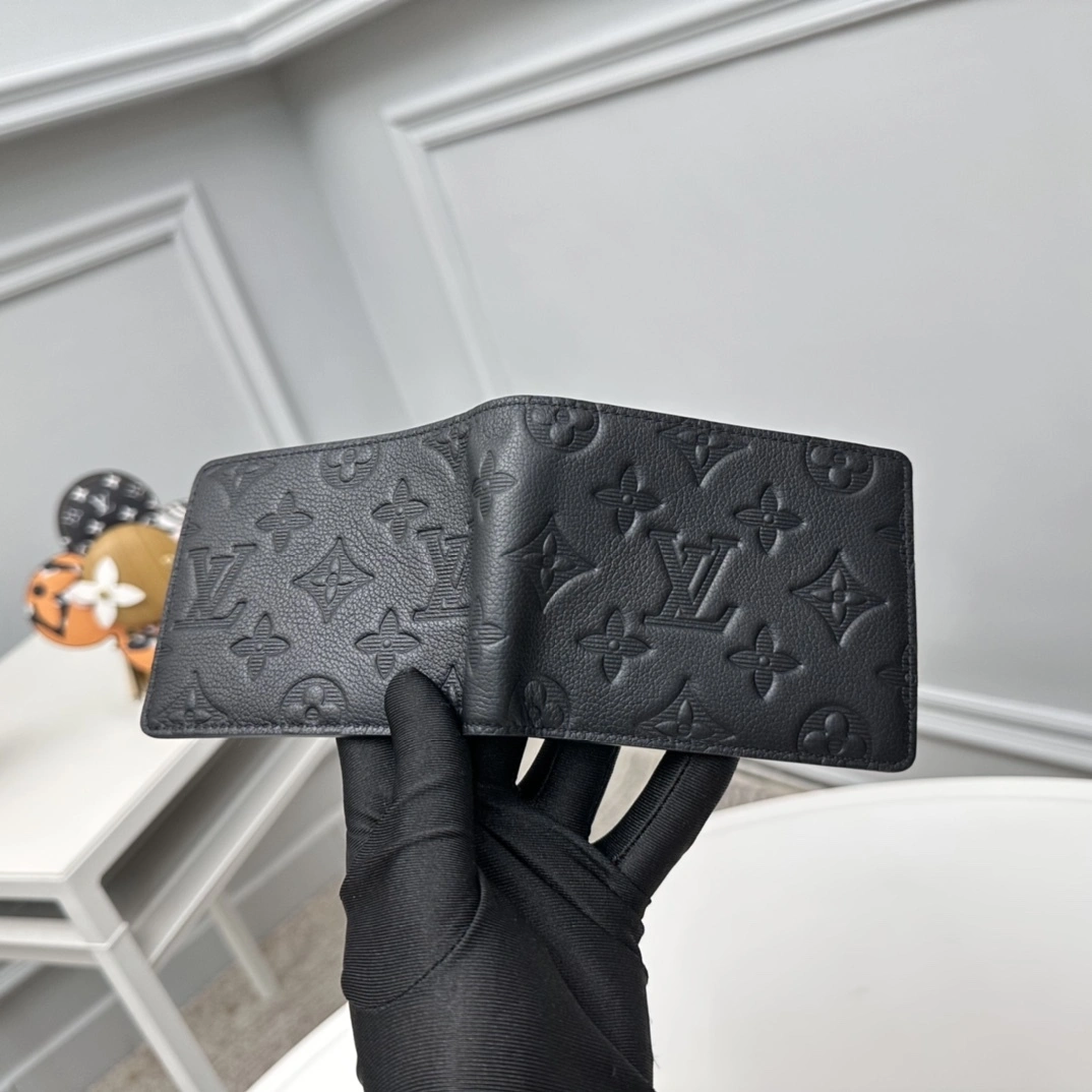 MOMO-- 8V M62901 Multiple Calfskin item:D-B063G2201