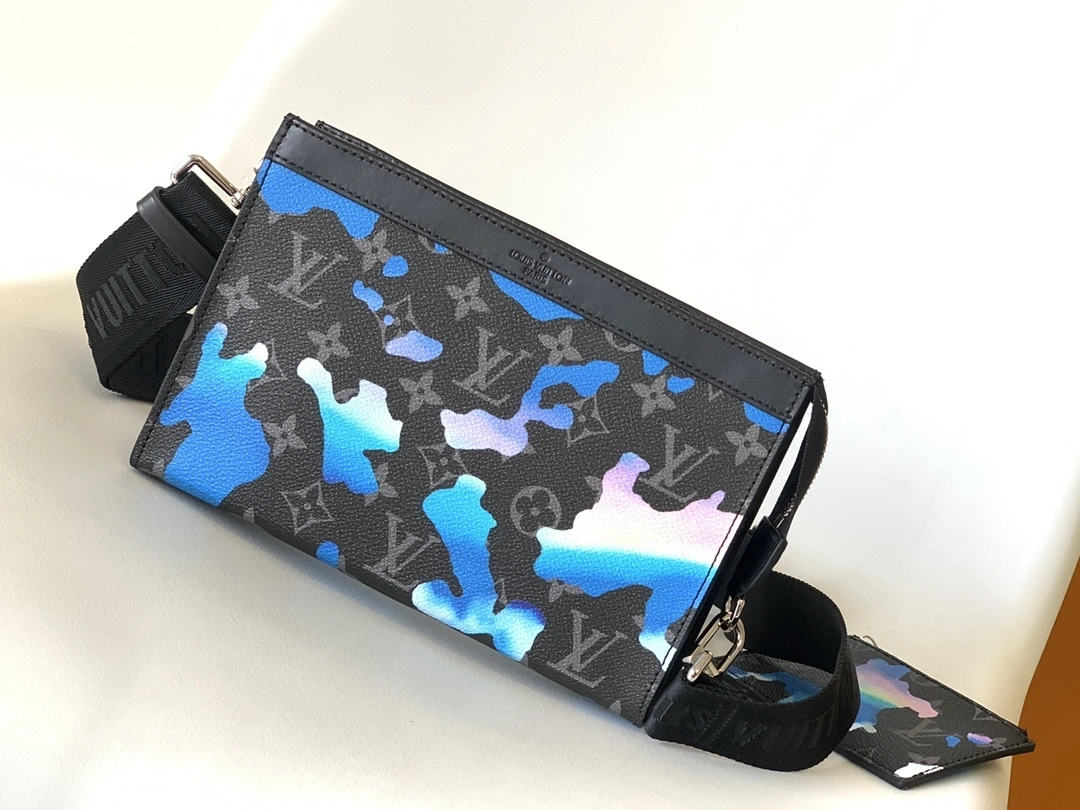 MOMO-- 8V M81753 high quality version Gaston Wearable Wallet item:E-B225C0202