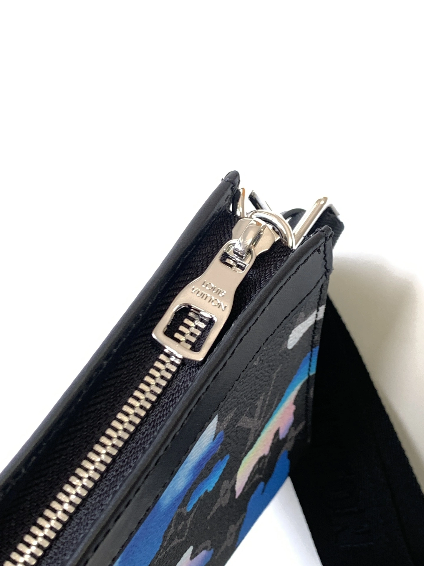 MOMO-- 8V M81753 high quality version Gaston Wearable Wallet item:E-B225C0202