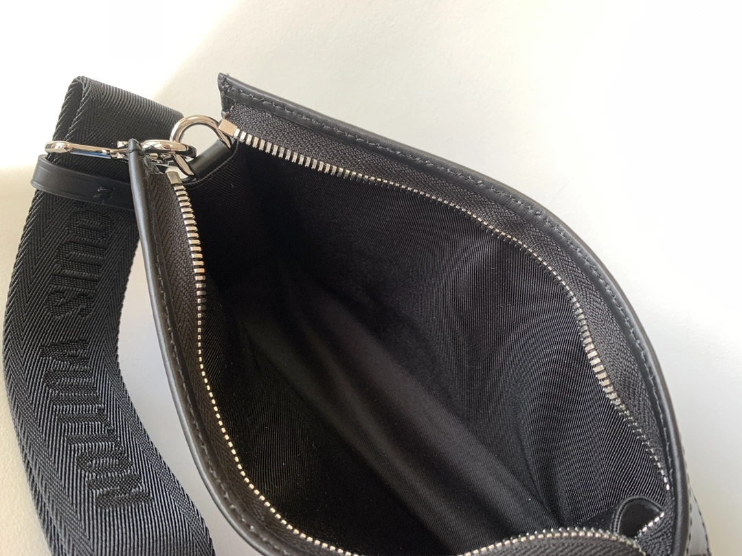 MOMO-- 8V M81753 high quality version Gaston Wearable Wallet item:E-B225C0202