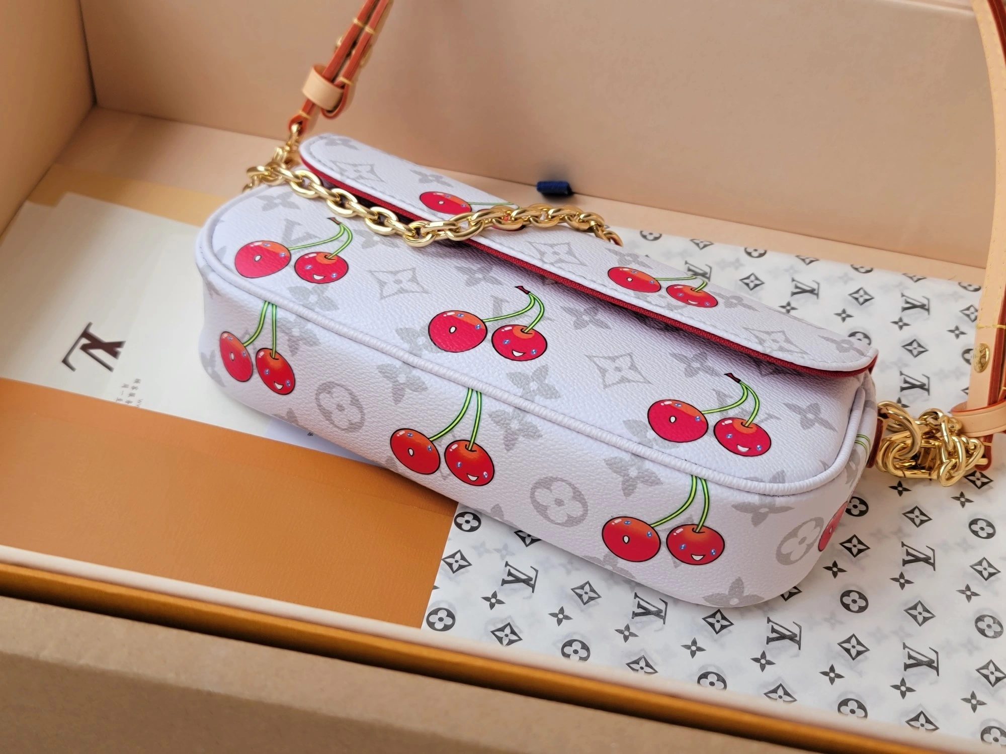 MOMO-- 8V M81911 Wallet On Chain Ivy Monogram item:E-B563F1913