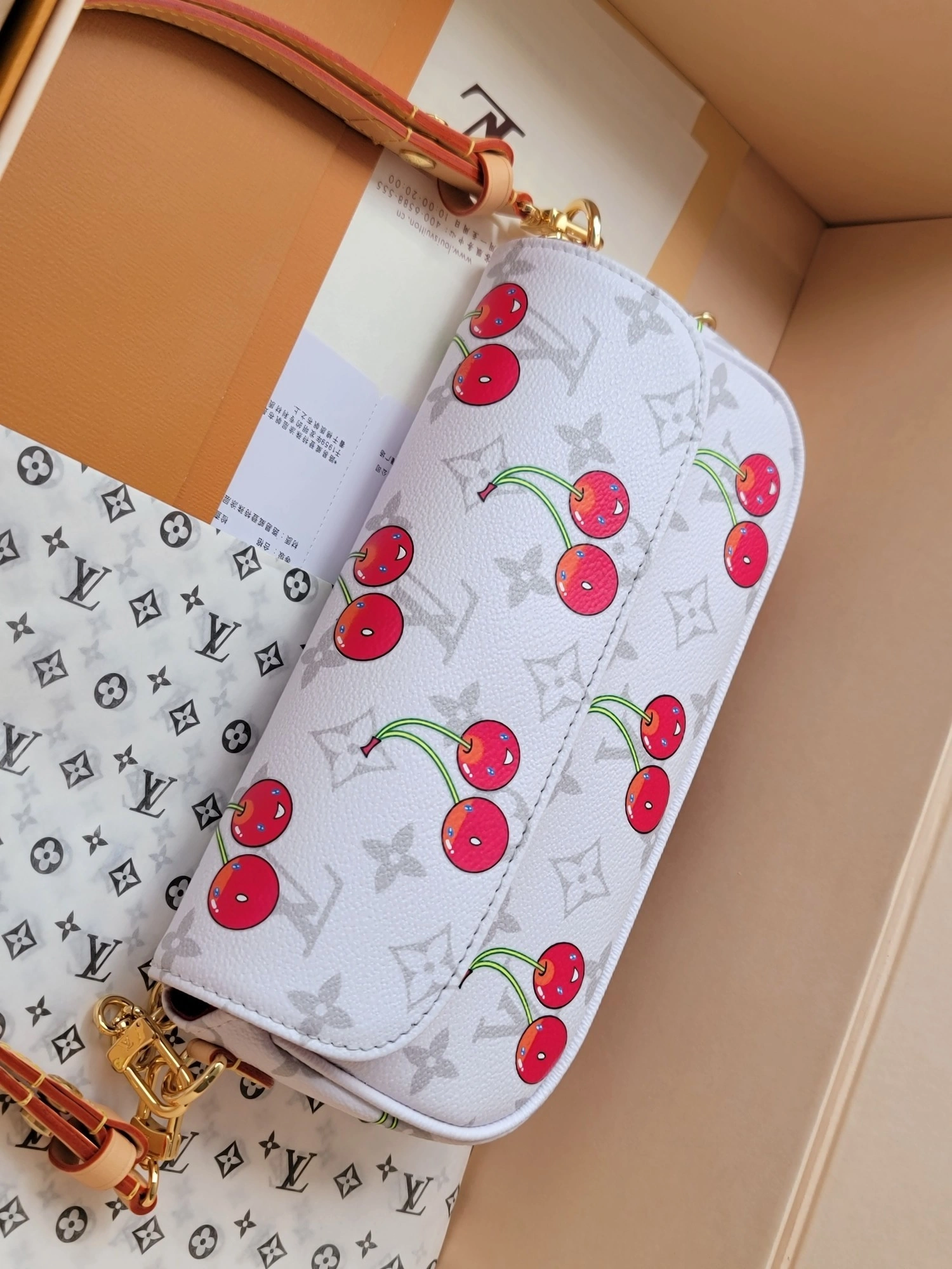 MOMO-- 8V M81911 Wallet On Chain Ivy Monogram item:E-B563F1913