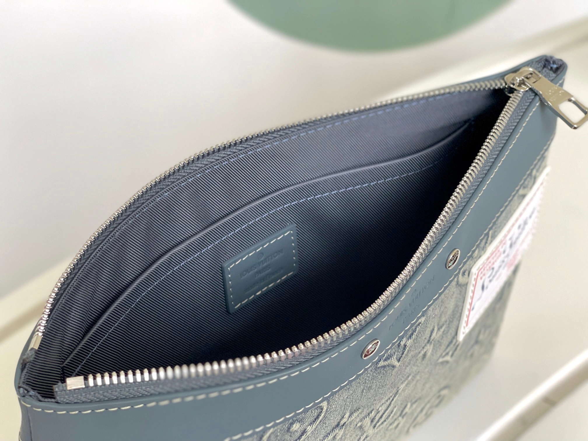 MOMO-- 8V M82313 Pochette To-Go item:D-B000G3114
