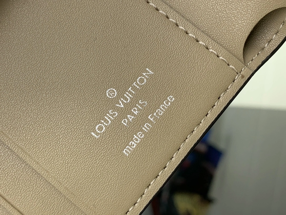MOMO-- 8V M82437 Iris XS Calfskin item:D-B174G2117
